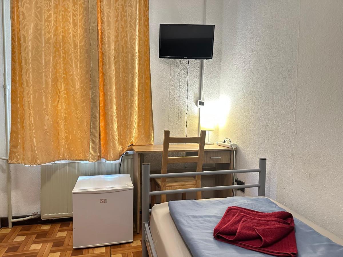 Kecskemeti Rooms ブダペスト エクステリア 写真